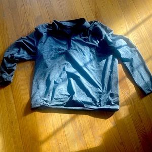 Nike dri fit long sleeve T-shirt XXL used but good condition. Quarter zip